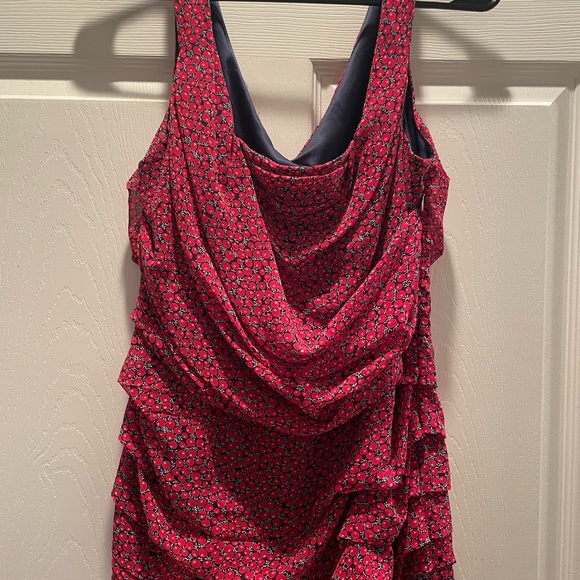 Express Red Patterned Tank Top - Picture 10 of 10
